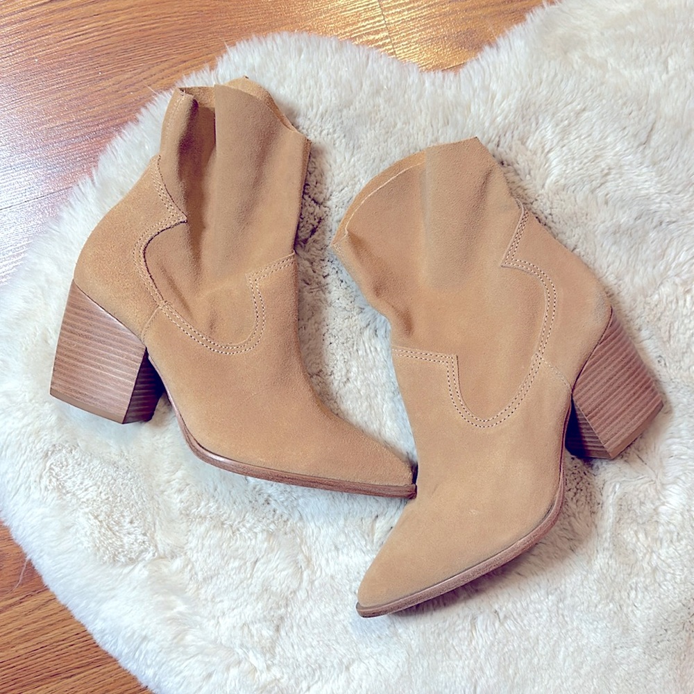 Schutz Woman Tessie Pointed Toe Bootie NWOT - Picture 2 of 9